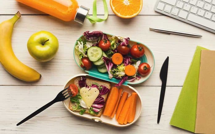 X-Budget-Friendly-Packed-Lunch-Ideas 5 Budget-Friendly Packed Lunch Ideas